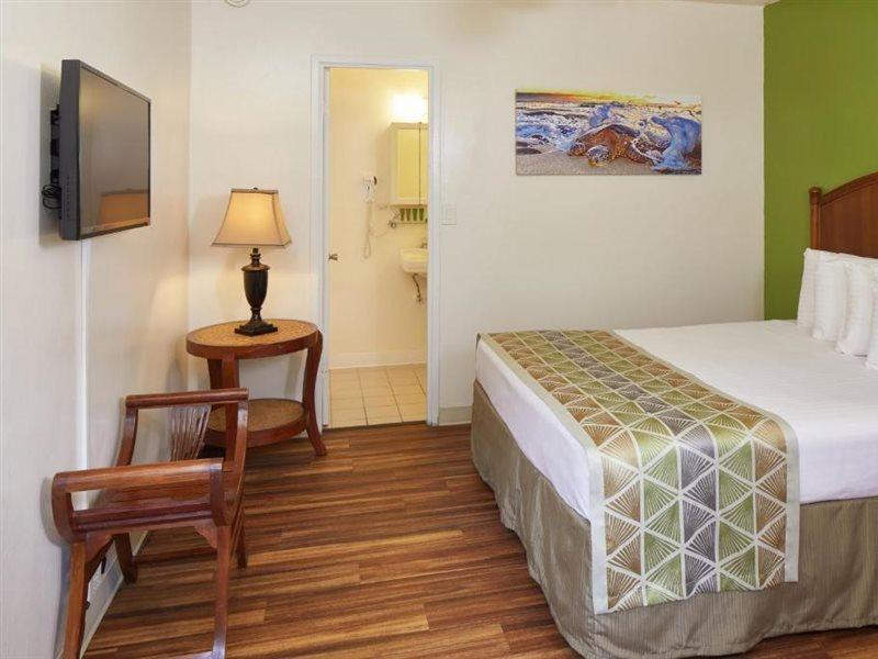 Pacific Marina Inn Airport Гонолулу Екстер'єр фото