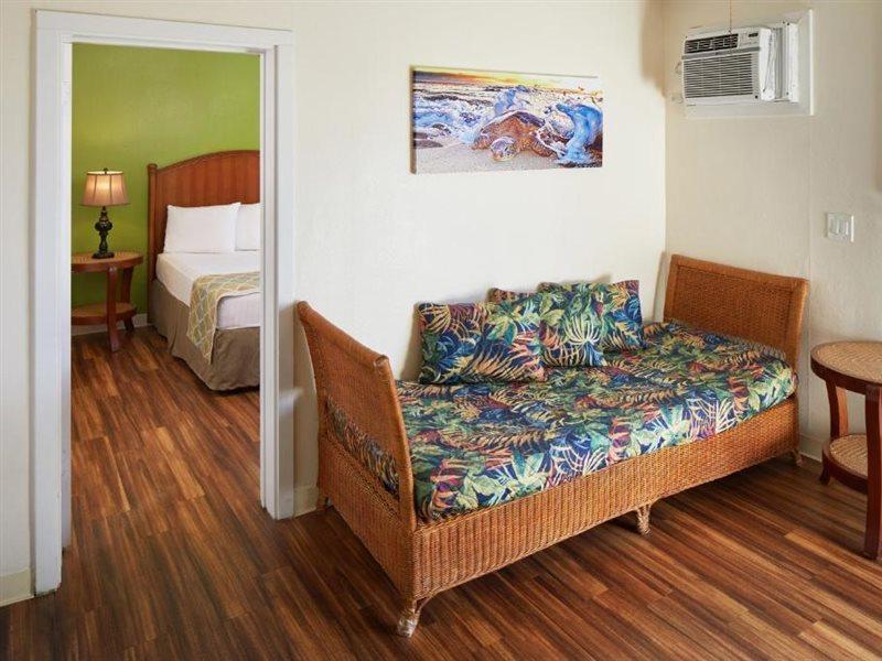 Pacific Marina Inn Airport Гонолулу Екстер'єр фото