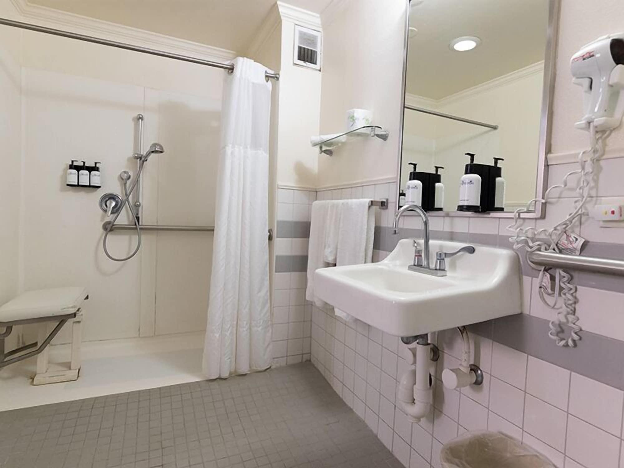 Pacific Marina Inn Airport Гонолулу Екстер'єр фото